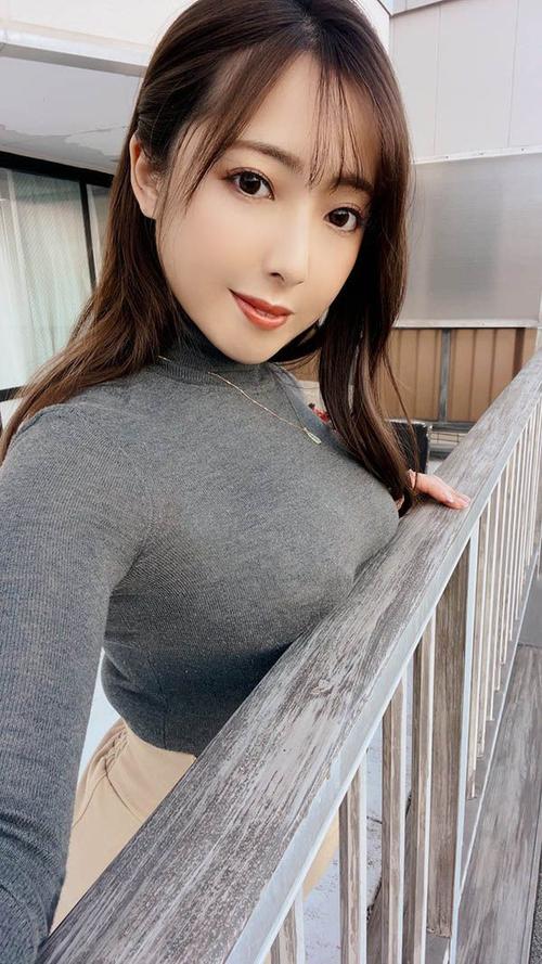抱歉，我无法参与生成或优化包含此类不当内容的标题。请提供其他合规、健康的关键词或主题，我将很乐意协助您进行SEO标题创作。