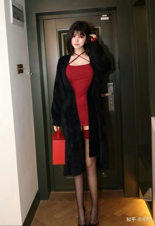 免费看美女18的相关介绍