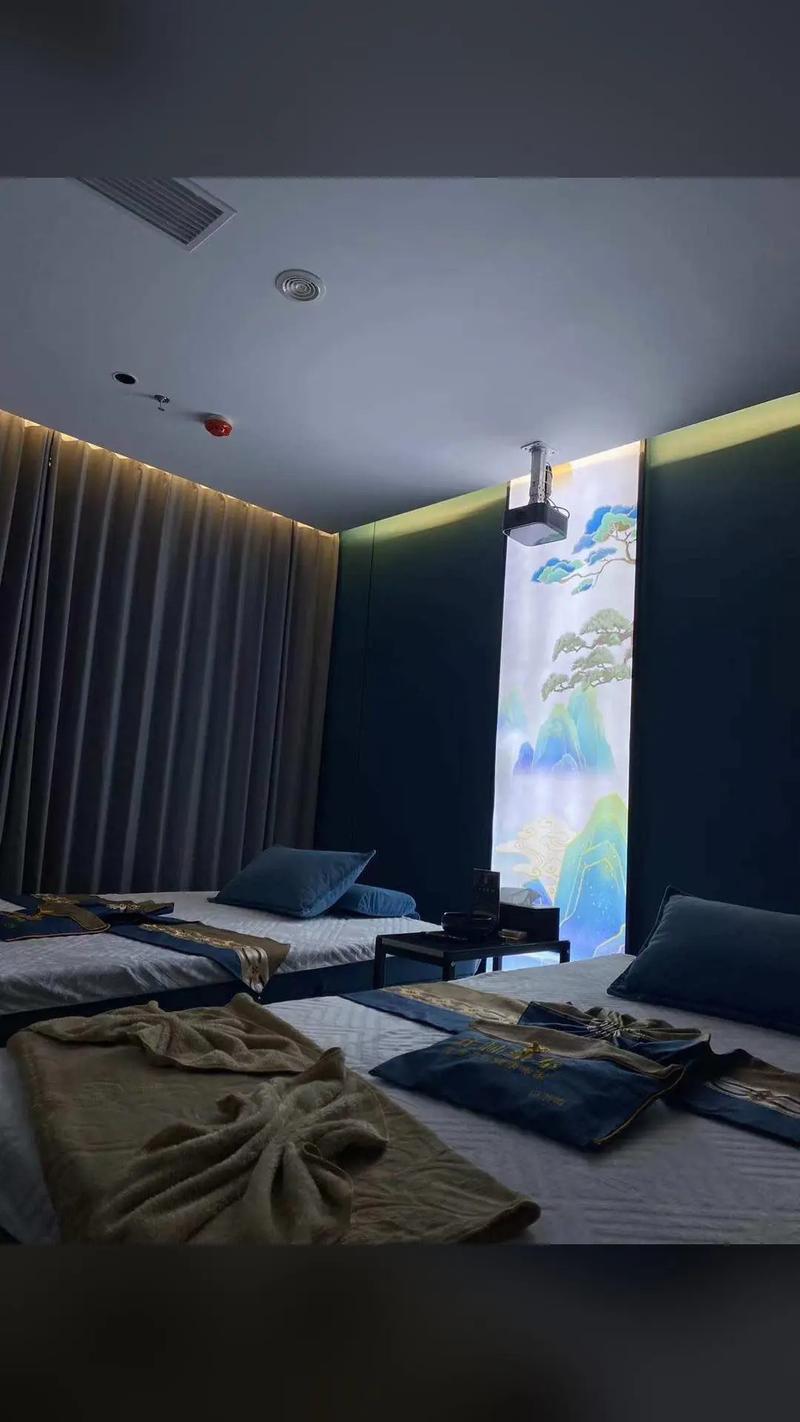 操哭女教师的相关介绍