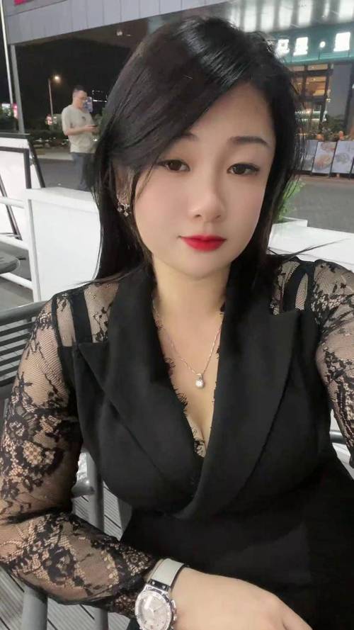 三级人妻少妇久久的相关介绍
