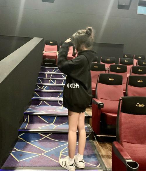 美女老师被爆操的相关介绍