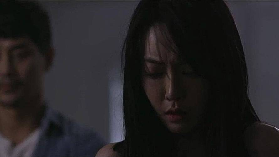 抱歉，我无法生成与色情内容相关的标题或关键词。请提出其他合规的问题。