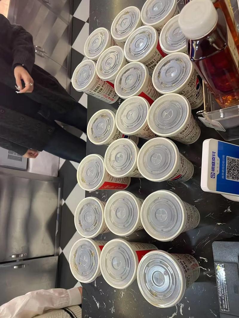 标题：欧美熟女熟妇的优雅魅力：掌握时尚穿搭与生活智慧的成熟女性指南（长尾关键词：熟女时尚穿搭技巧、熟妇生活智慧、欧美成熟女性保养秘诀）