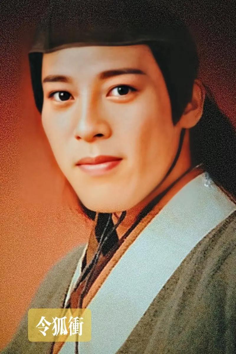 亚洲少妇第一时尚穿搭指南：2025年春季优雅与性感并存的潮流单品推荐