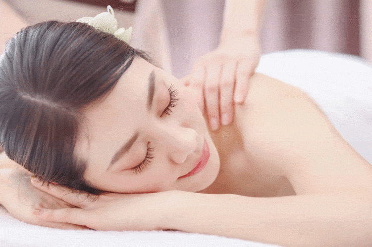 日本老熟女精油按摩 | 熟女SPA深层放松 | 精油开背舒缓疲劳 | 资深技师经络理疗