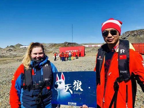 巨茎与美艳人妻秘书的相关介绍