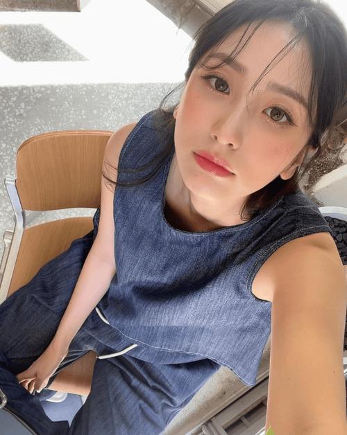 超碰人妻爱爱的相关介绍