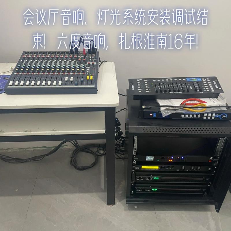 艹处女警花的相关介绍