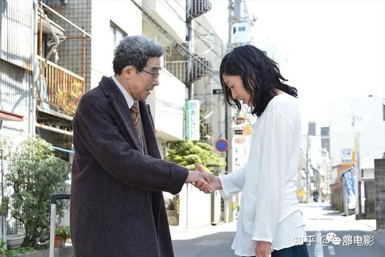 看看黄色录像再和女人b的相关介绍
