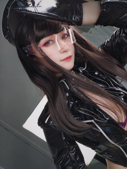 在电影院脱女朋友内裤的相关介绍