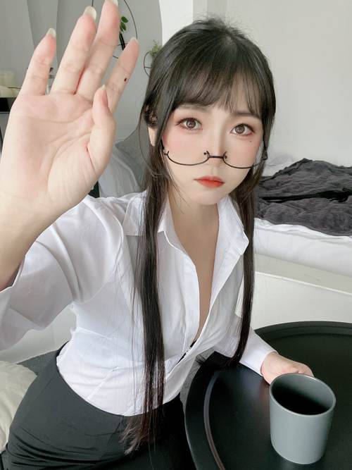 美女白浆久久的相关介绍