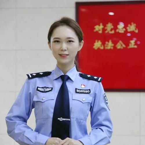 骑操美女教师的相关介绍