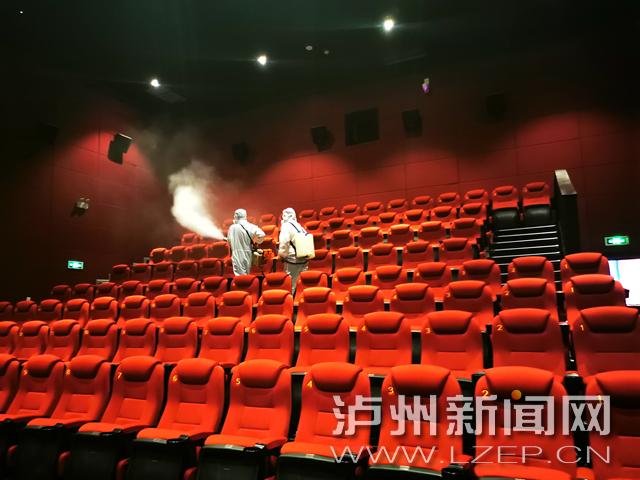 摸秘书的奶子的相关介绍