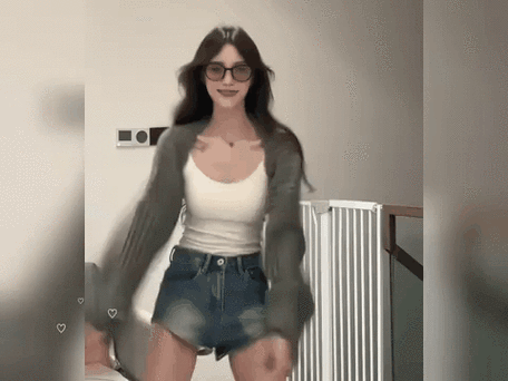 美女很黄很色国产av的相关介绍