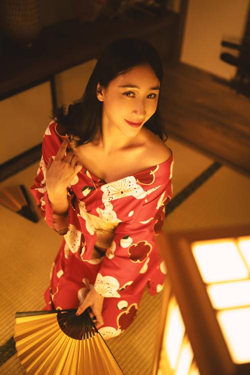 人妻的逼的相关介绍