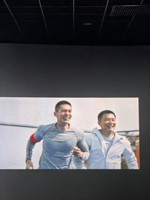 一边摸一边摸下边的相关介绍