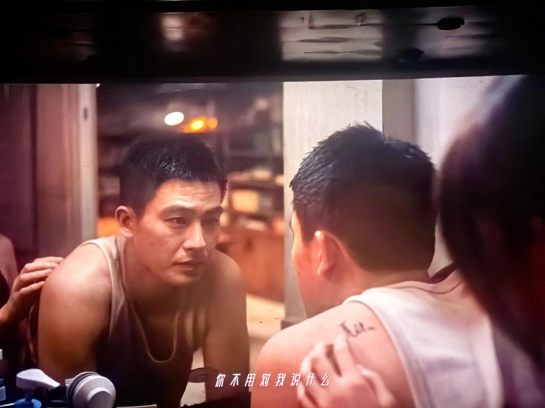 美女被扒开逼操的相关介绍